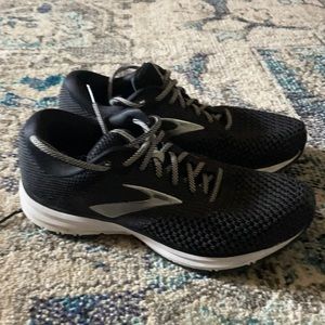 Brooks Revel 2 women’s 9